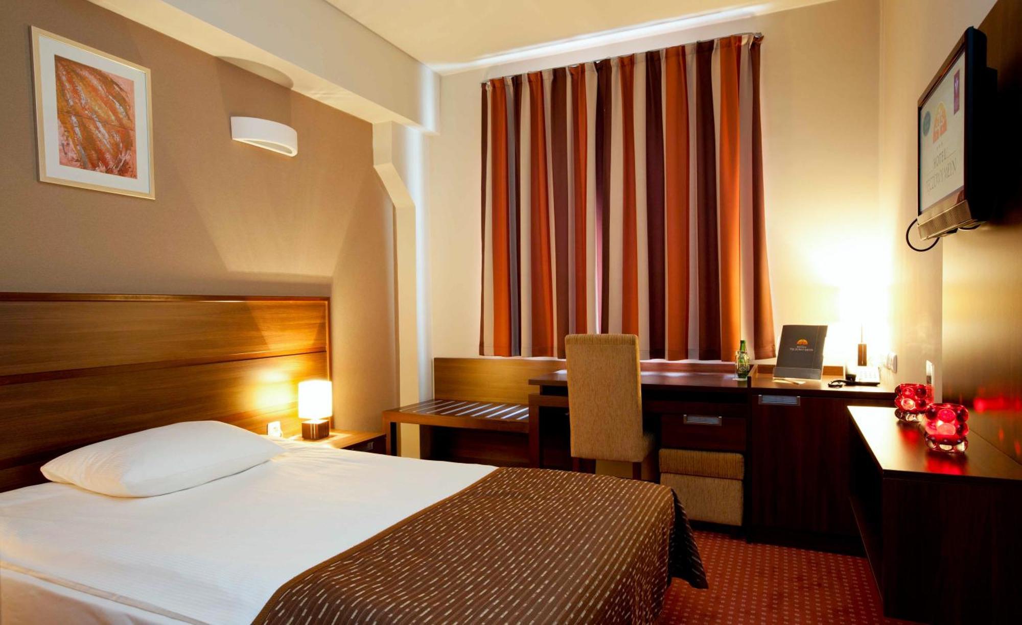 Hotel Teczowy Mlyn Kielce Habitación foto
