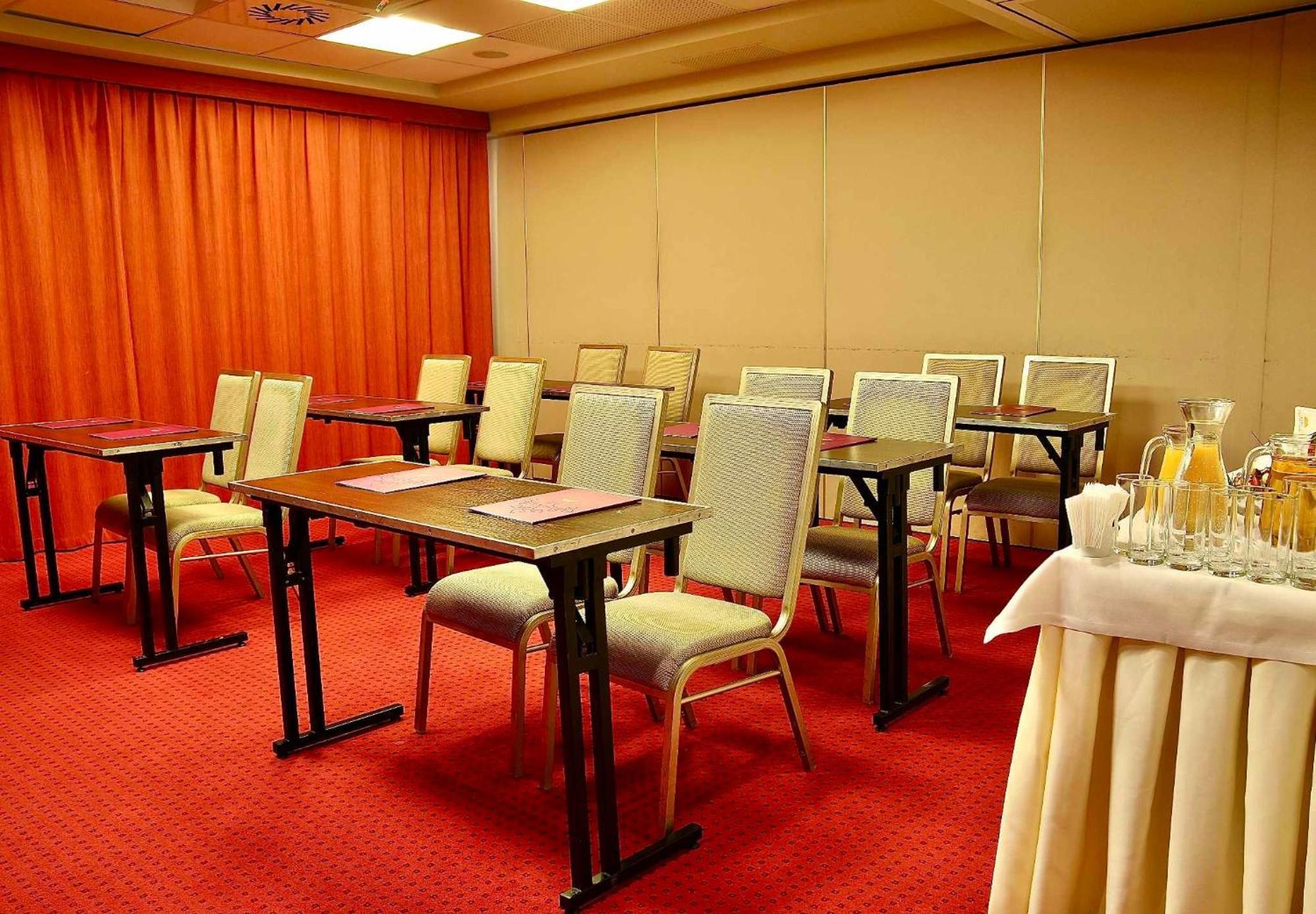 Hotel Teczowy Mlyn Kielce Exterior foto