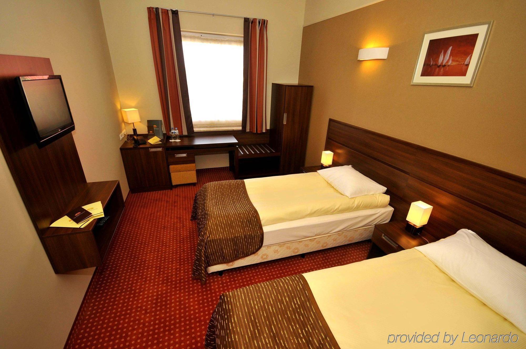 Hotel Teczowy Mlyn Kielce Habitación foto