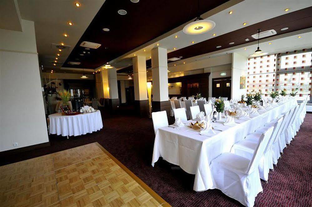 Hotel Teczowy Mlyn Kielce Restaurante foto